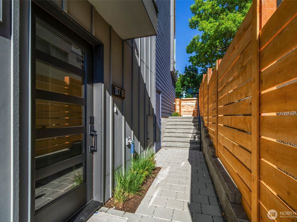 115 22nd Avenue B, Seattle WA 98122