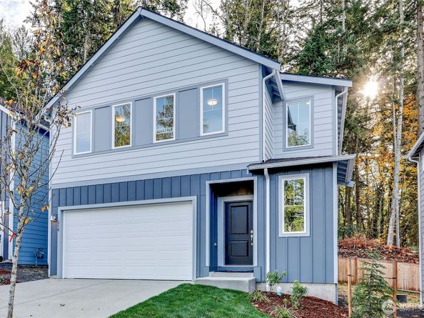 216 NE Shadowhawk Lane, Bremerton WA 98311