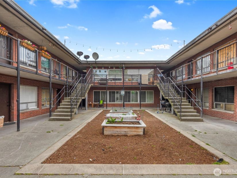 748 S Cloverdale Street 14, Seattle WA 98108