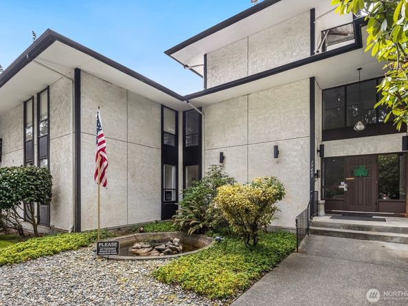 19409 56th Ave W 202, Lynnwood WA 98036