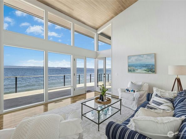 15636 Point Monroe Drive NE, Bainbridge Island WA 98110
