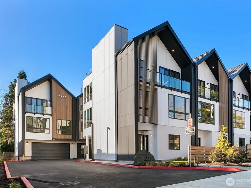 415 99th Avenue NE, Bellevue WA 98004