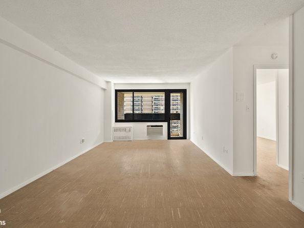 90 Gold Street 18N, New York NY 10038