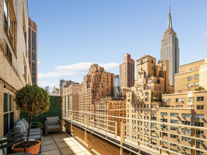 35 Park Avenue 17C, New York NY 10016