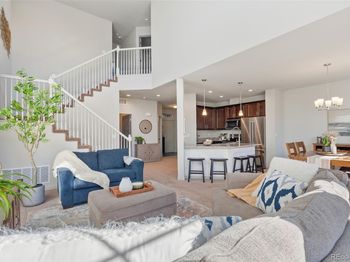 1827 S Helena