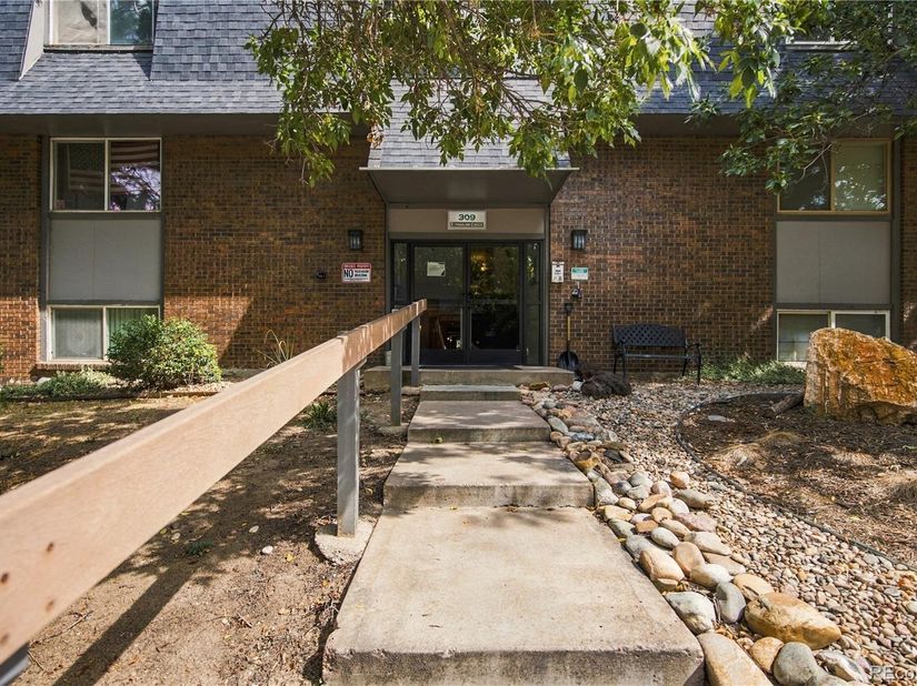 309 E Highline Circle 203, Centennial CO 80122