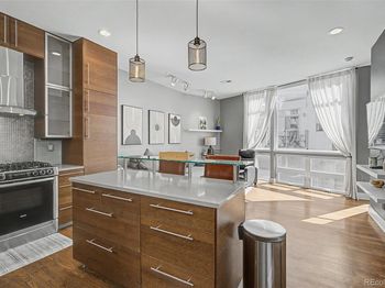 2115 W 32nd Avenue