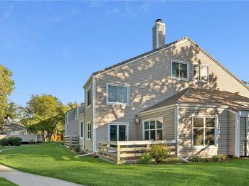 2290 S Yosemite Circle