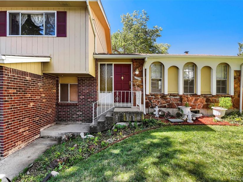 2325 S Hoyt Street, Lakewood CO 80227