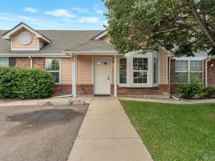 1728 Eagle Street E, Aurora CO 80011