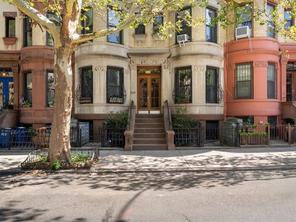 707 Carroll Street 4R, Brooklyn NY 11215