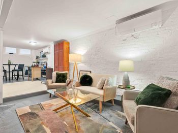 21 Bleecker Street