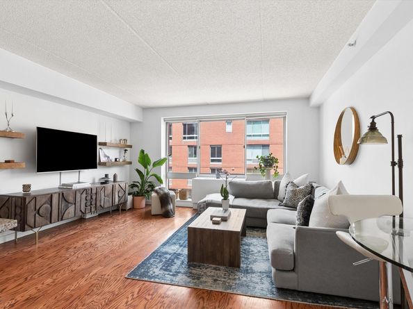 555 West 23rd Street S12R, New York NY 10011
