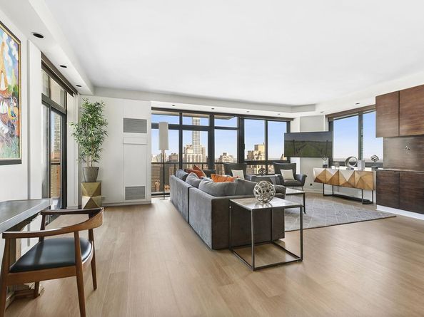 100 United Nations Plaza 39E, New York NY 10017