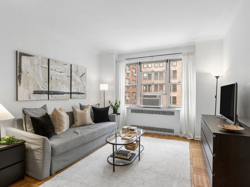 220 Madison Avenue 5G, New York NY 10016