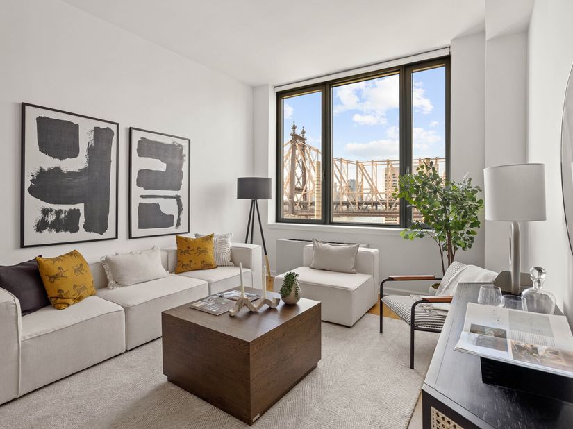 425 Main Street PH2E, New York NY 10044