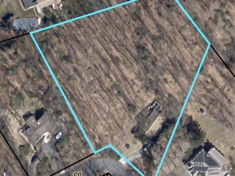 107 W Farm Drive, Melville NY 11747
