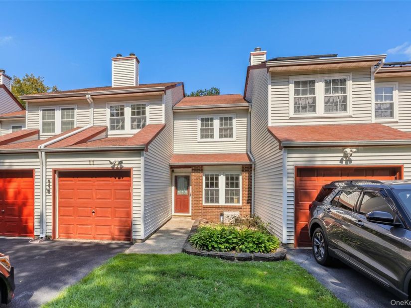 11 Burgoyne Court, Coram NY 11727