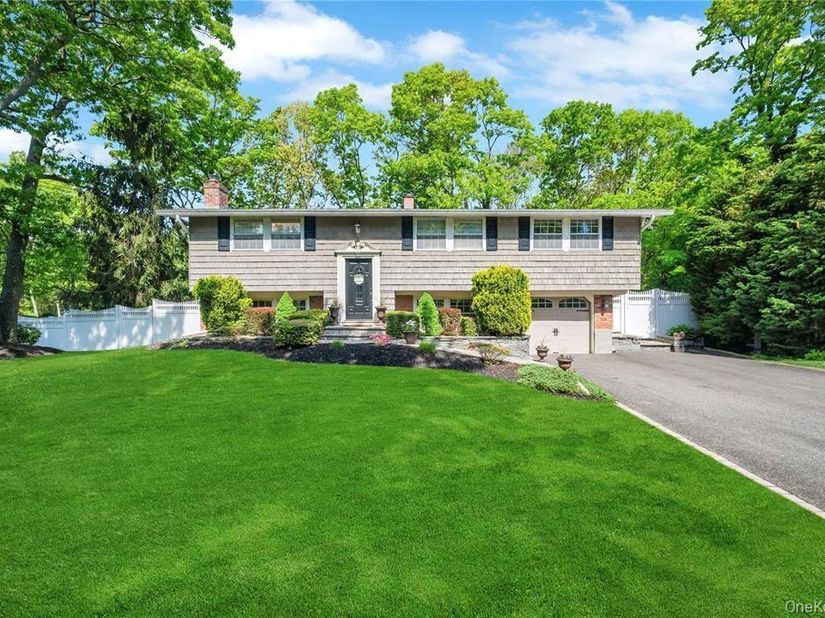 1 Cottontail Lane, East Setauket NY 11733