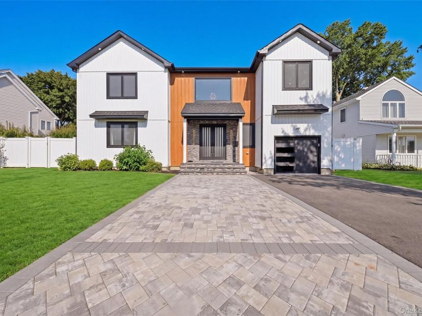 9 Vista Lane, Levittown NY 11756