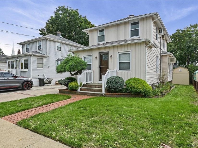 309 Frederick Avenue, Bellmore NY 11710