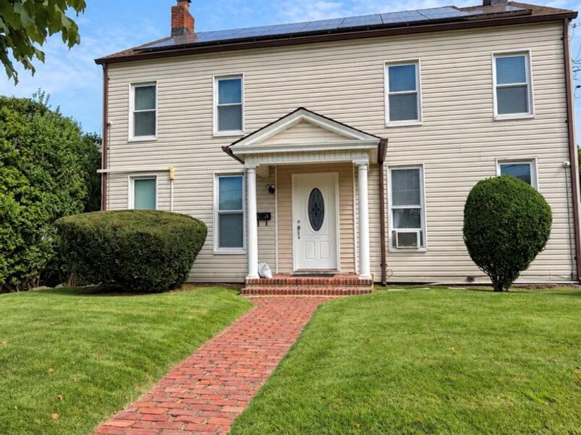 2521 Grand Avenue, Baldwin NY 11510