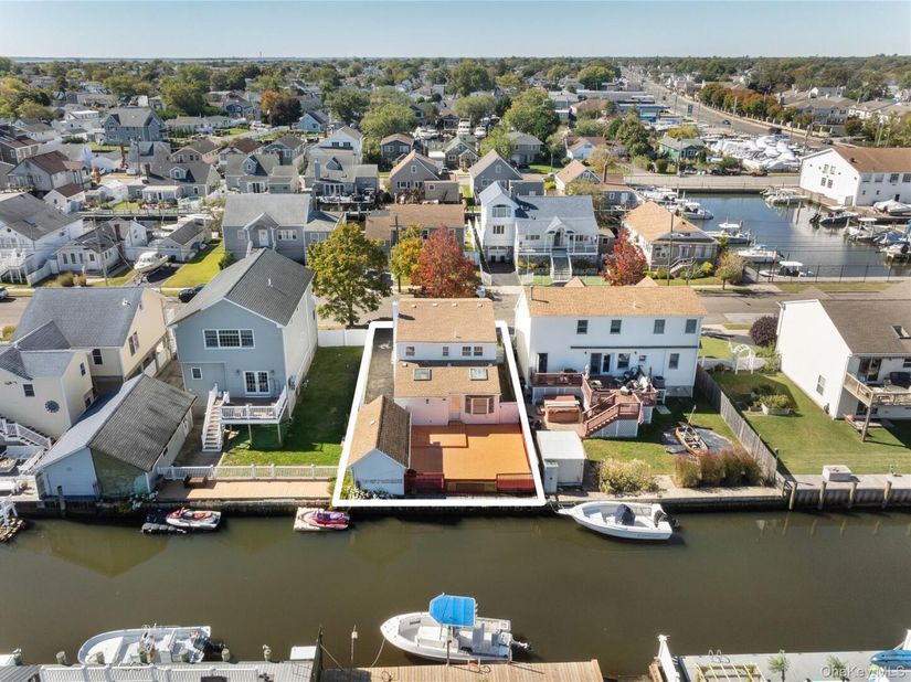 644 S 8th Street, Lindenhurst NY 11757