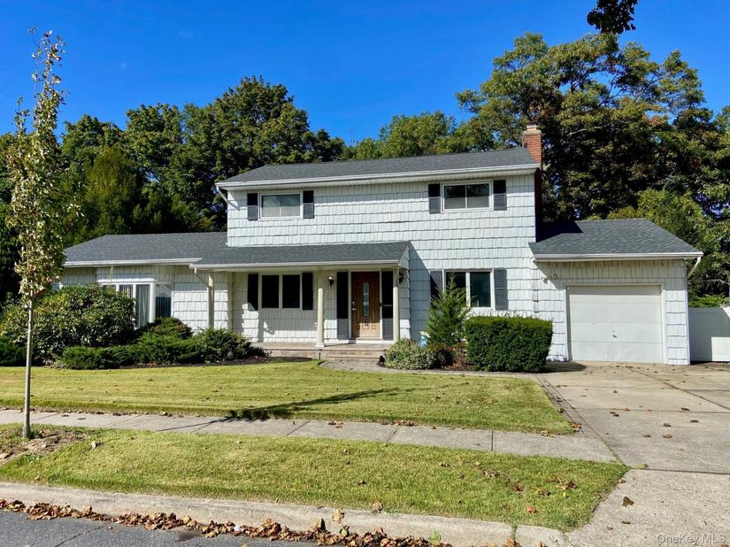 21 Shelton Court, Commack NY 11725