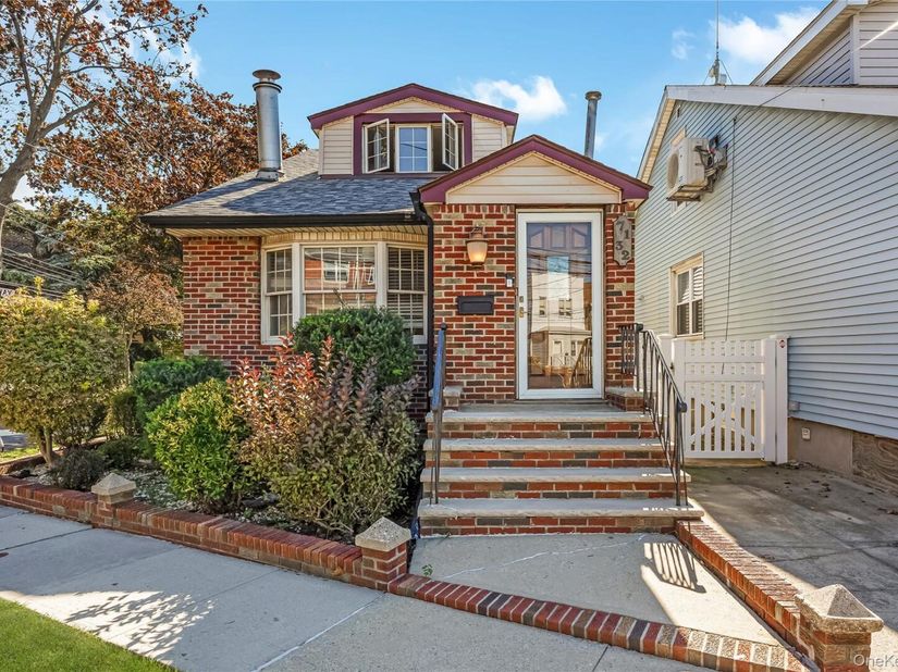 71-32 Caldwell Avenue, Maspeth NY 11378