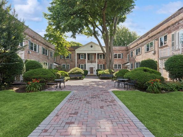 43 N Forest Avenue A3, Rockville Centre NY 11570