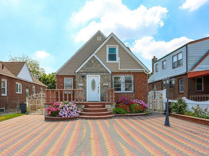 18348 Camden Avenue, Saint Albans NY 11412