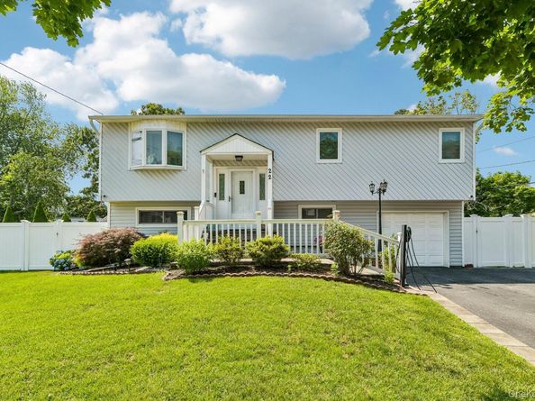 22 Liberty Avenue, Selden NY 11784
