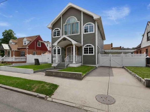 1011 Bay 24th Street, Far Rockaway NY 11691