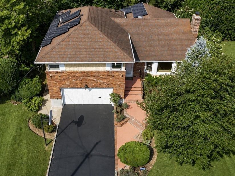 902 Preston Road, East Meadow NY 11554
