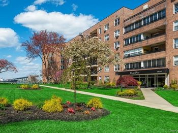 162-41 Powells Cove Boulevard