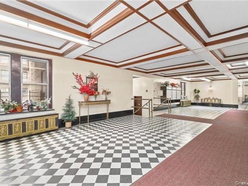 2922 Barnes Avenue 6E, Bronx NY 10467