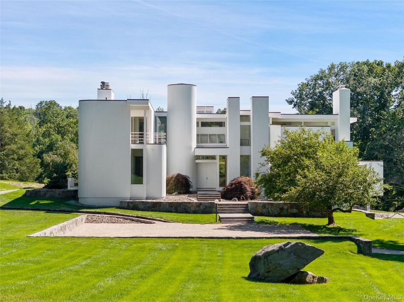 10 Dogwood Hills Road, Pound Ridge NY 10576