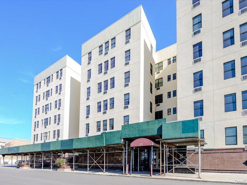 25 W Broadway 417, Long Beach NY 11561