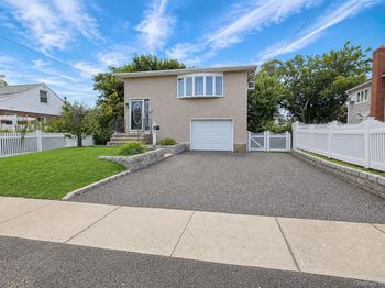 11 Farragut Avenue
