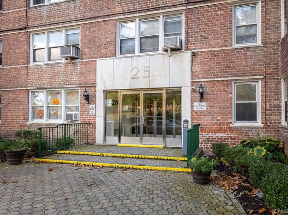 25 Knolls Crescent 3J, Bronx NY 10463
