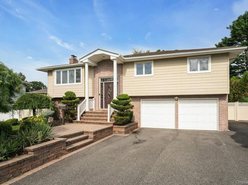 66 Harvest Lane, Commack NY 11725