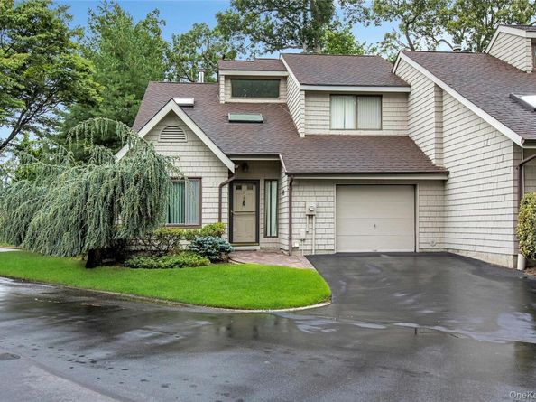 11 Rose Court, East Islip NY 11730
