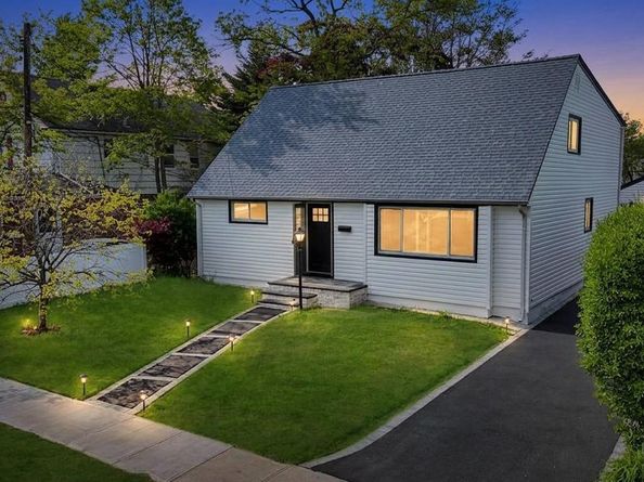 20 Howard Street, Hicksville NY 11801