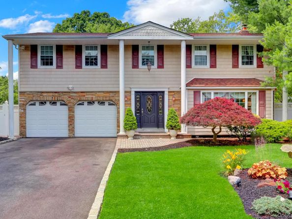 140 Wedgewood Drive, Hauppauge NY 11788