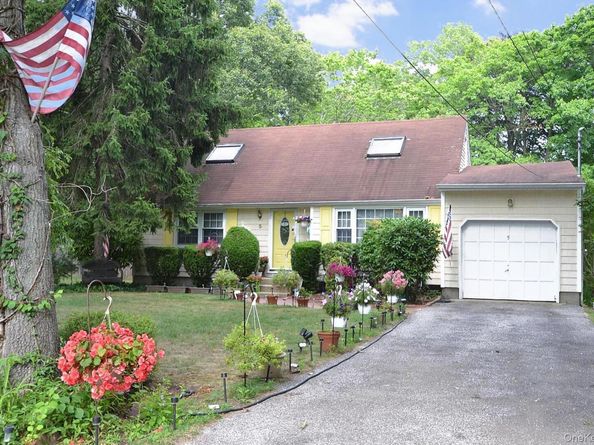 5 Radio Avenue, Miller Place NY 11764
