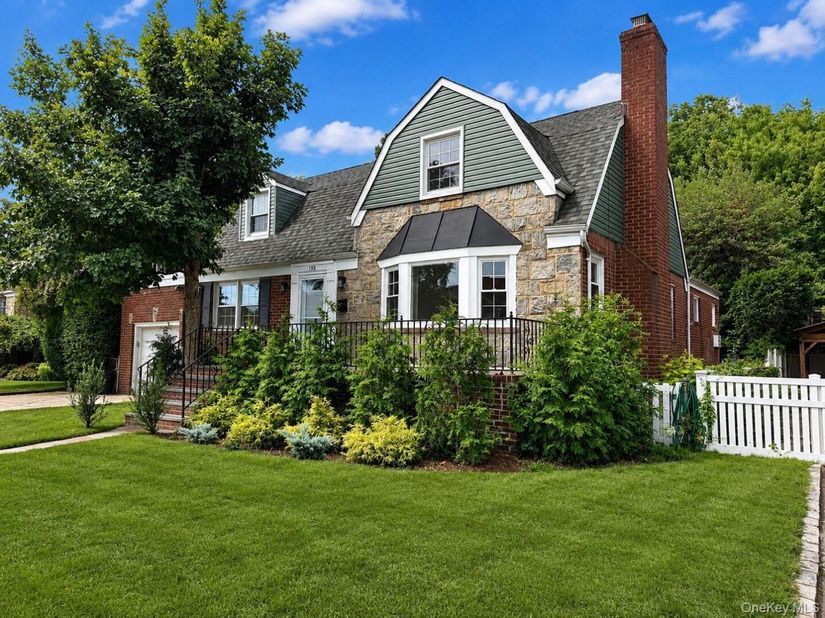 198 Canterbury, Lynbrook NY 11563