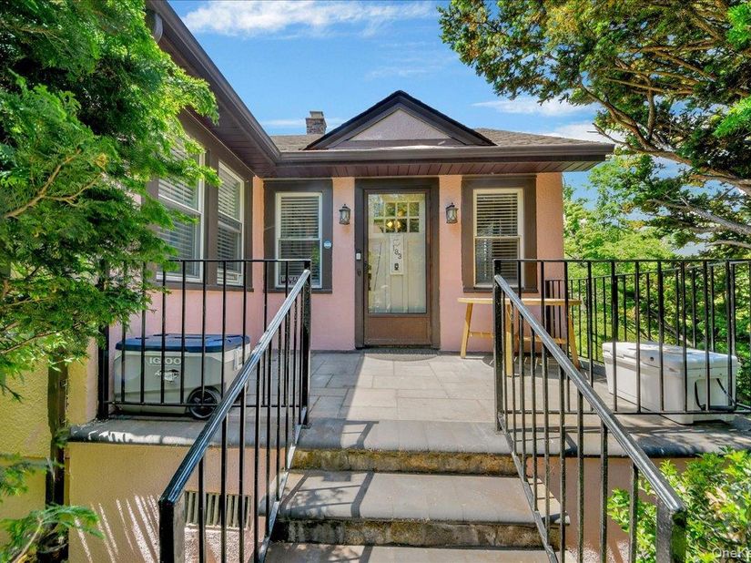 183 Elwood Avenue, Hawthorne NY 10532