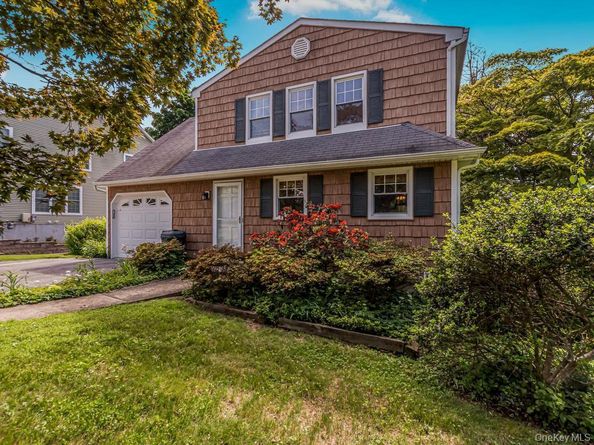 211 Warren Avenue, Hawthorne NY 10532