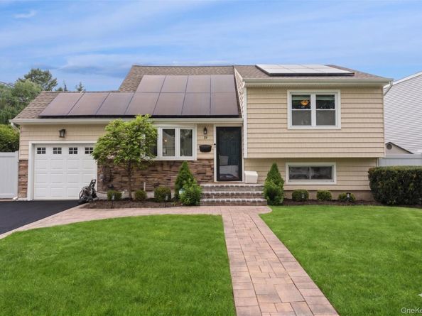 19 Fleetwood Avenue, Melville NY 11747