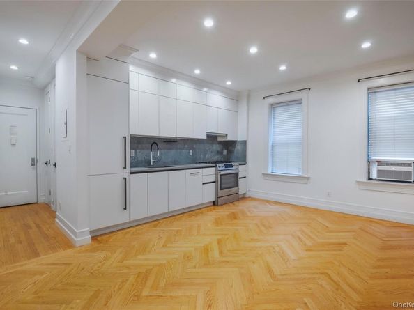 24-51 38TH Street A4, Astoria NY 11103